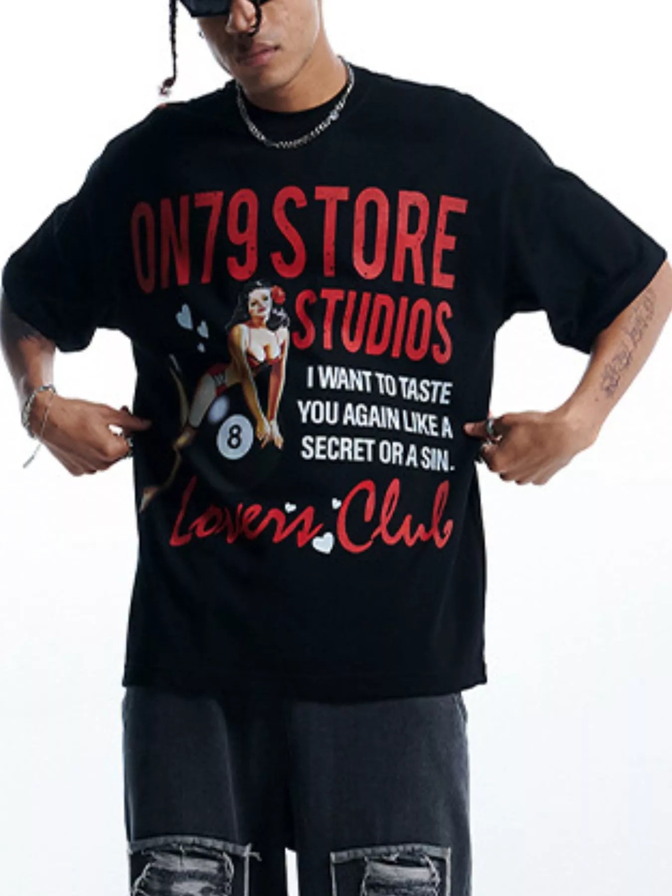 Men's graphic t-shirt front view round neck