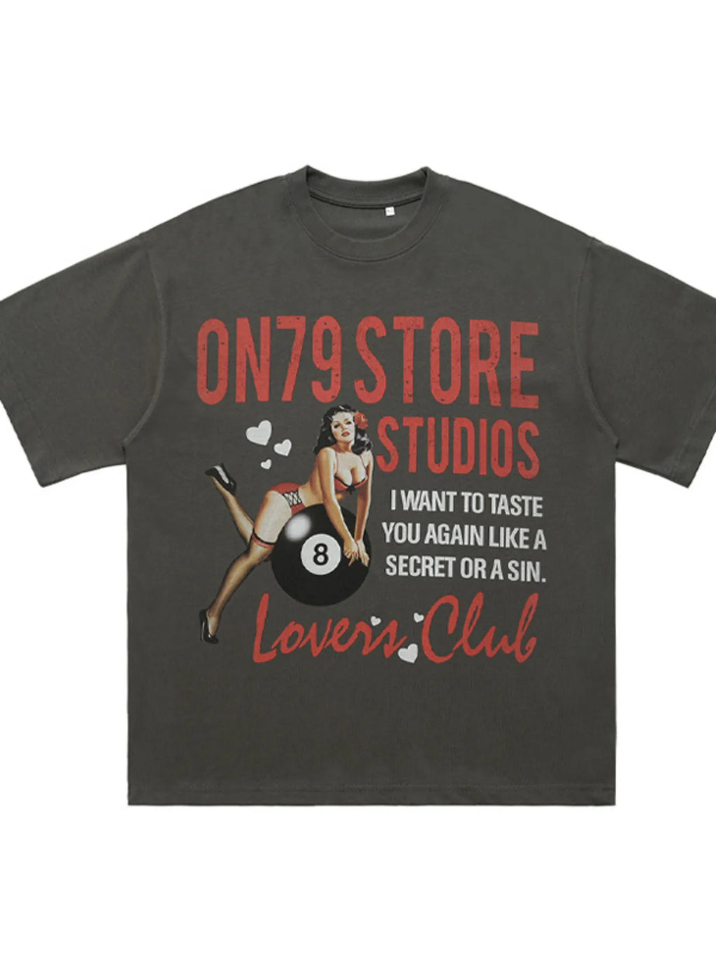 Men's graphic t-shirt front view round neck